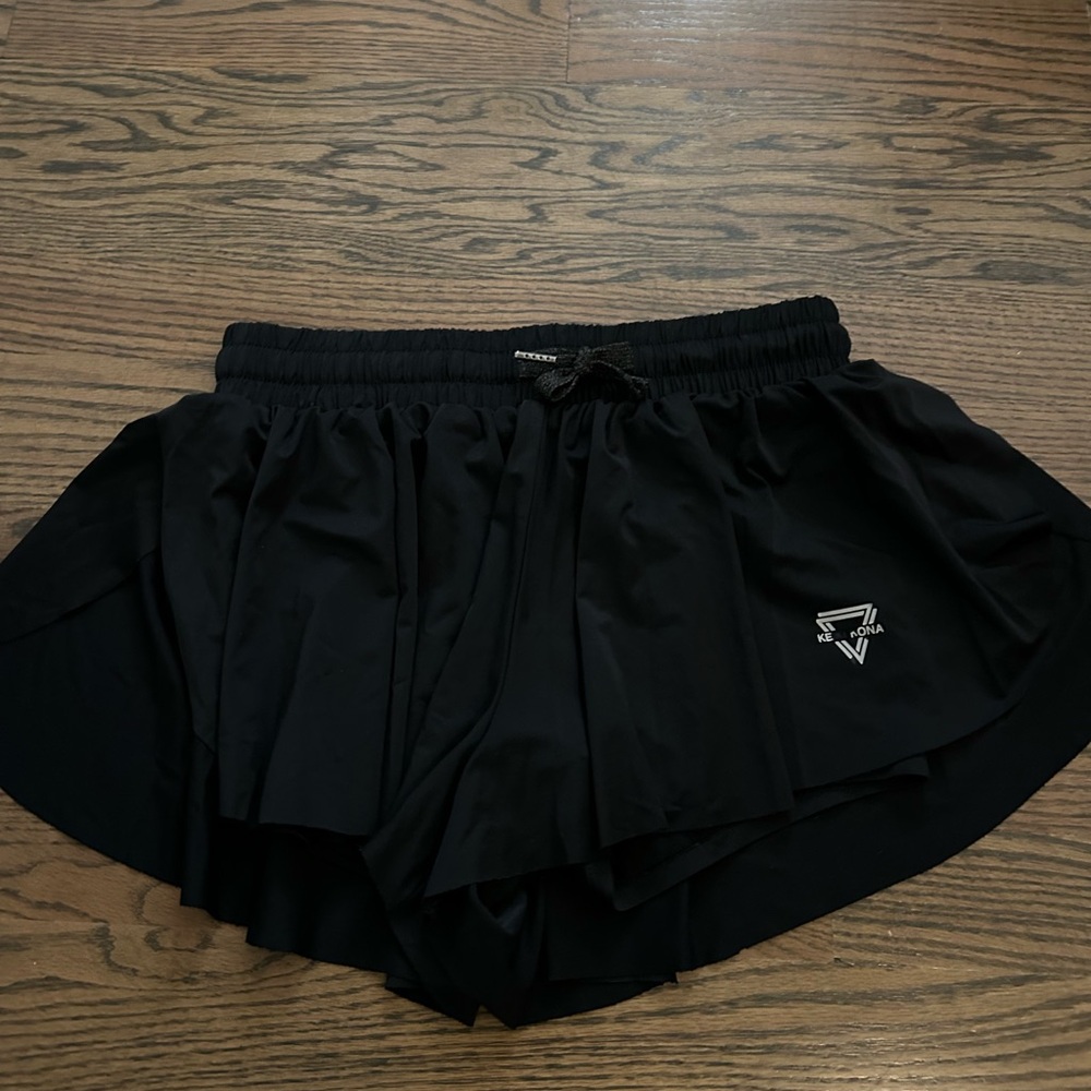 Keiki Kona black shorts size small
